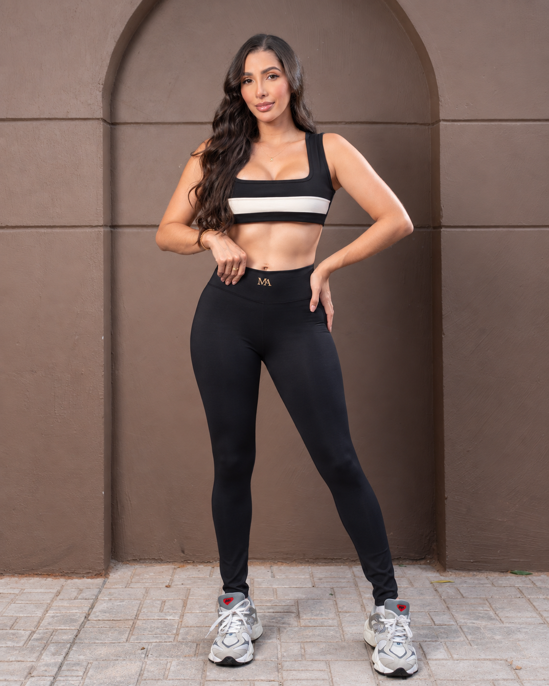 Set Sabi negro con blanco, vista completa
