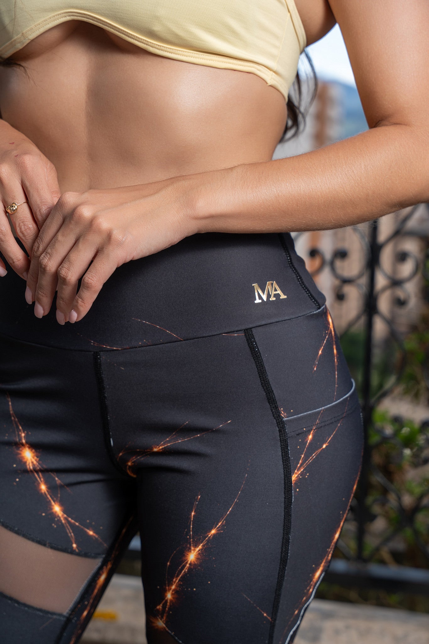 Set Iki 2 Piezas | Layered Top & Mesh Legging